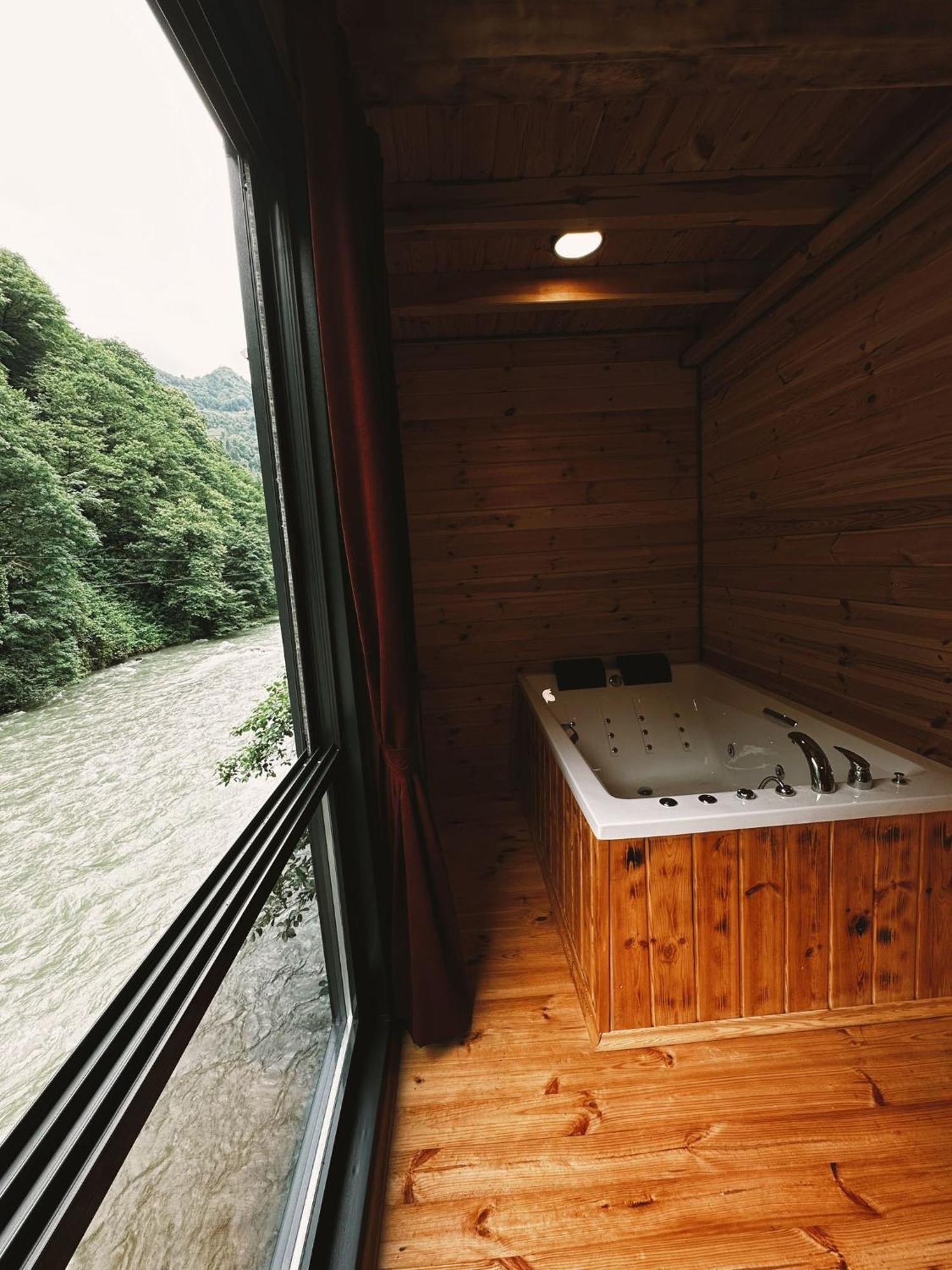 Ardeşen Kiana Bungalov Bed & Breakfast エクステリア 写真
