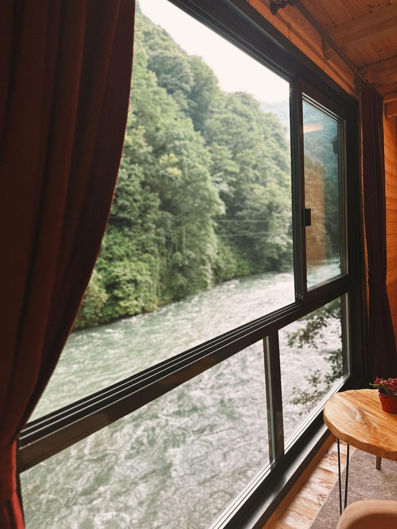 Ardeşen Kiana Bungalov Bed & Breakfast エクステリア 写真